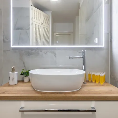 Spacious 2-Bedroom Apartment In Old Town Prague Exterior photo