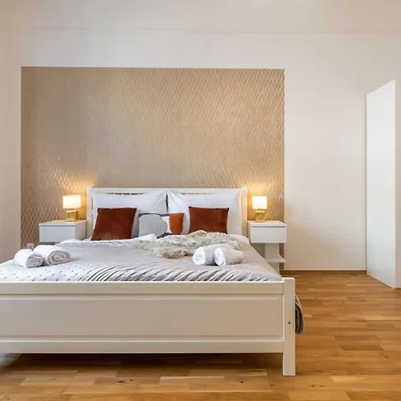 Spacious 2-Bedroom Apartment In Old Town Prague Exterior photo
