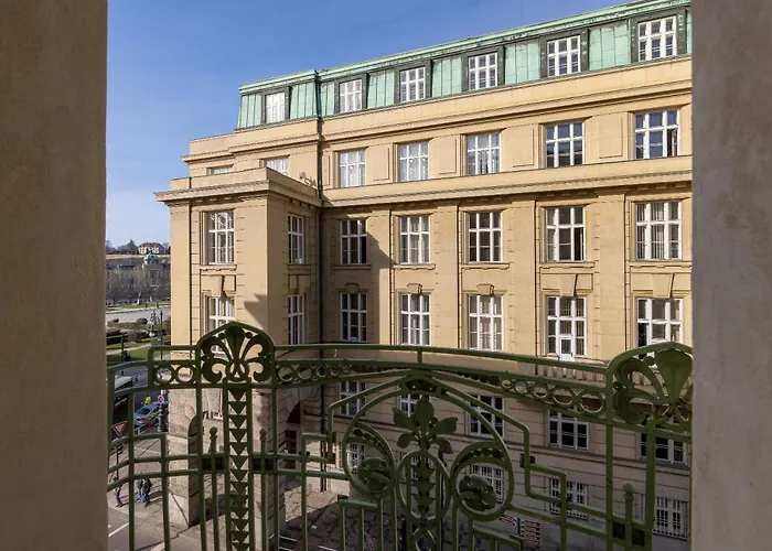 Spacious 2-Bedroom Apartment In Old Town